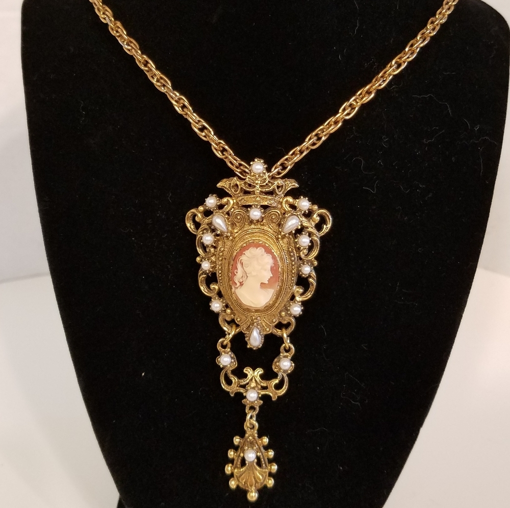 Unbranded Gold Alloy Cameo Necklace Brooch Combo